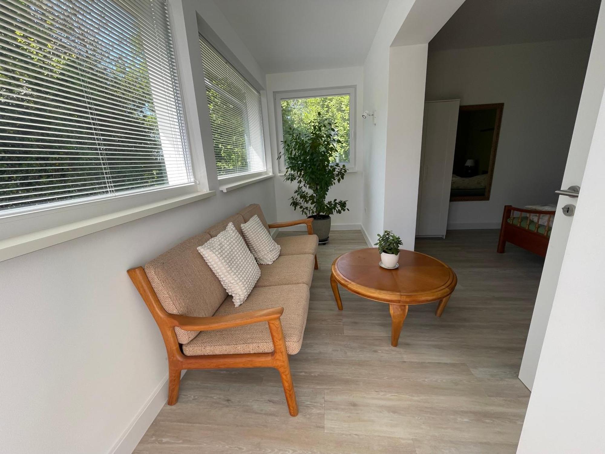 Appartement Mit 2 Schlafzimmern Und Terrasse Halle  Exterior photo